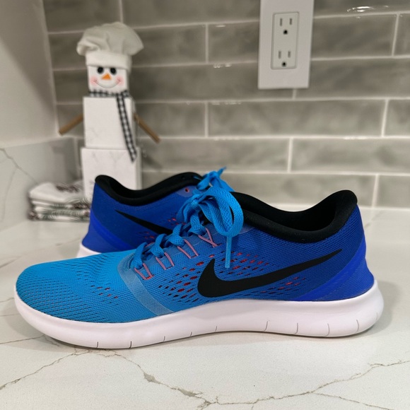 Nike Free RN. Women Size 5.5 Color Blue And Pink. - Picture 3 of 10